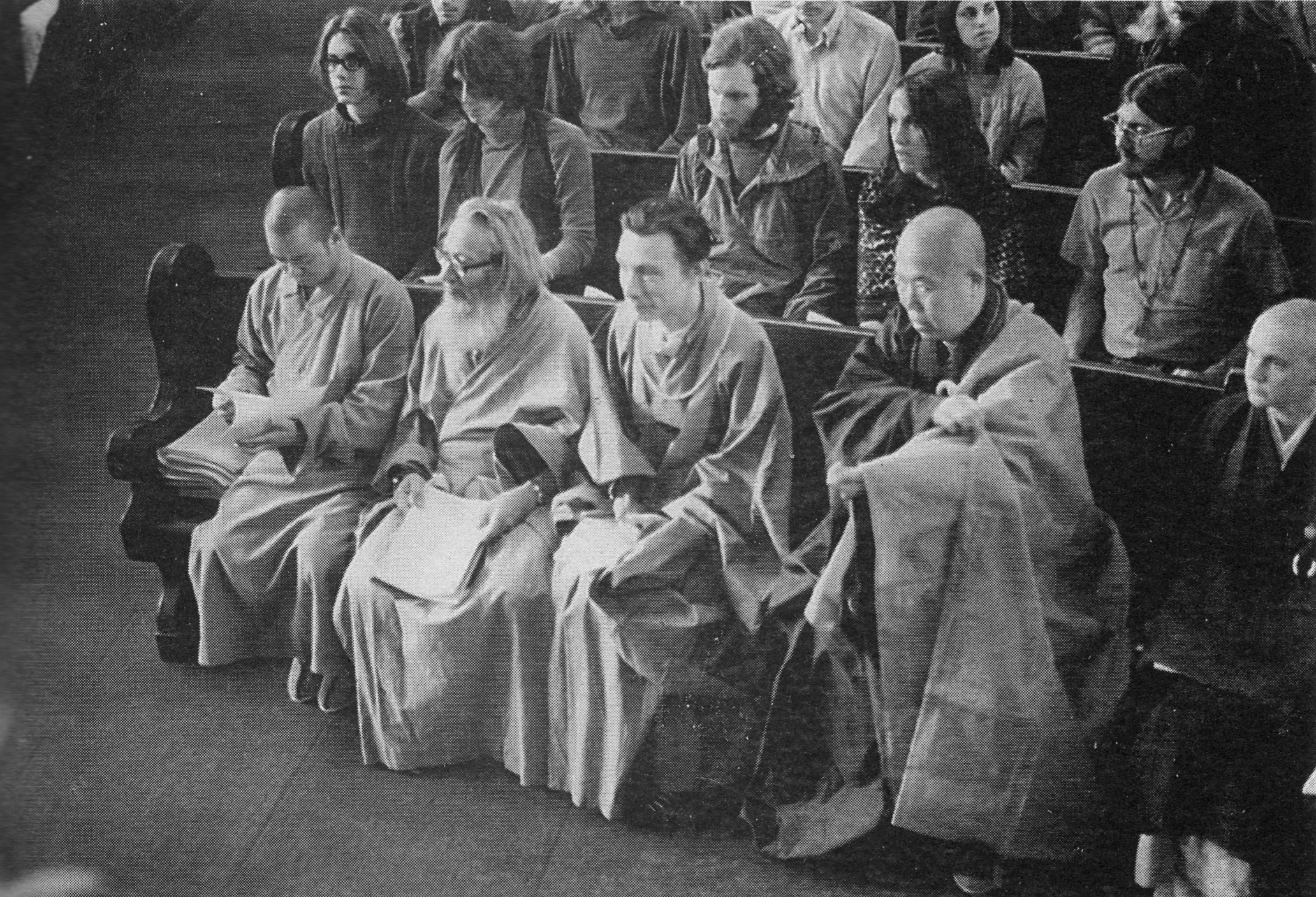 �����Ϻ���׷˼����ר��2 - �����û� ͷ���м���In Memory of the Venerable Master Hsuan Huan - Transformation of a Bodhisattva,