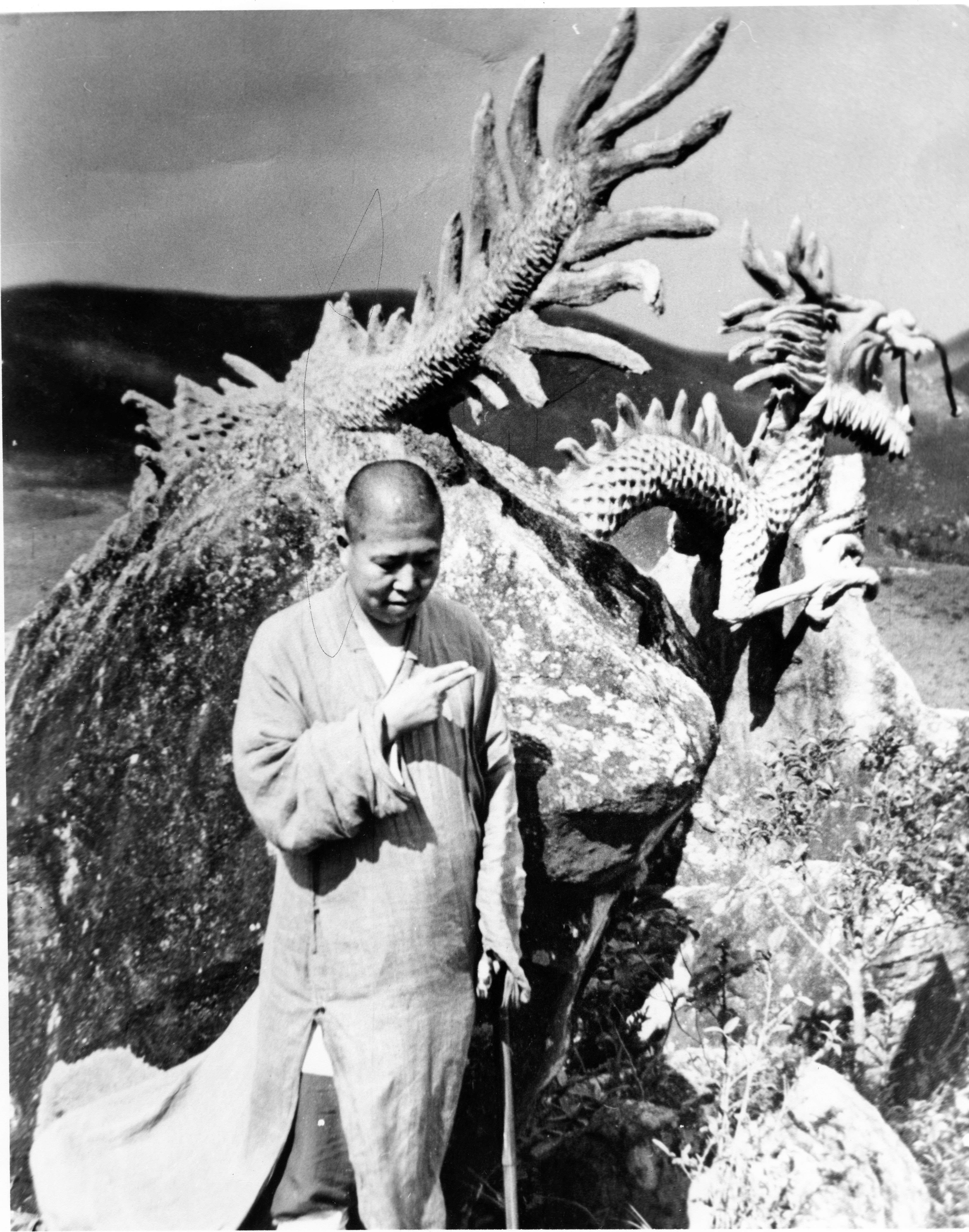 �����Ϻ���׷˼����ר��2 - �����û� ͷ���м���In Memory of the Venerable Master Hsuan Huan - Transformation of a Bodhisattva,