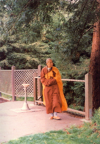 宣化老和尚追思纪念专集 - 照片选辑．In Memory of the Venerable Master Hsuan Huan - Photographs